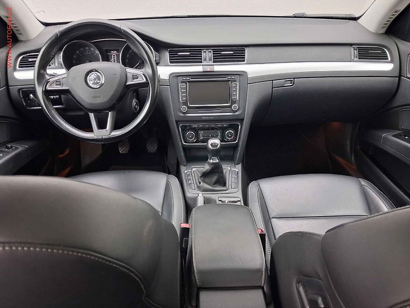 Škoda Superb (2015) 2.0 TDi, Elegance, +kola - fotka 8 z 20