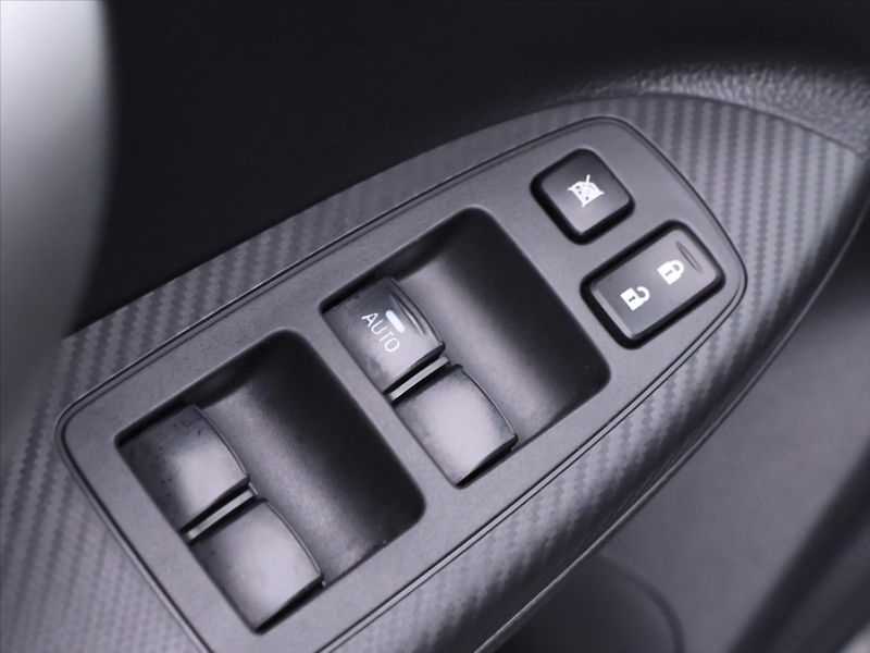 Mitsubishi Eclipse Cross 1,5 T-MIVEC 120kW Aut.klima - fotka 15 z 31
