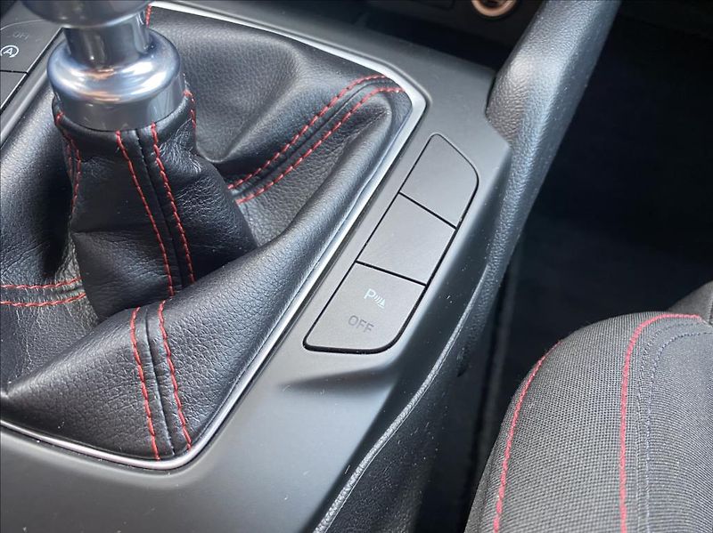 Ford Focus 1,5 TDCi  ST-line / záruka - fotka 34 z 42