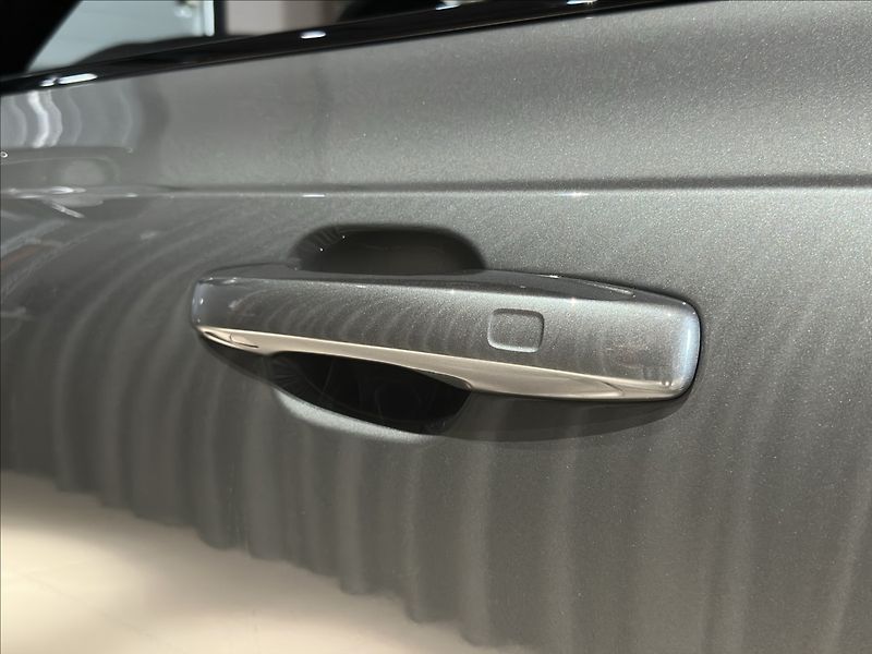 Volvo XC90 (2026) 2,0 T8  Plus Dark - fotka 10 z 37