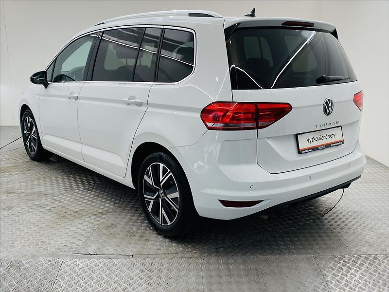 Volkswagen Touran 2,0 TDI DSG 110kW Highline - fotka 21 z 24