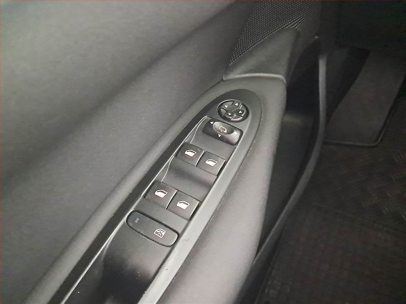 Citroën C4 (2015) 1.6 VTi, Tempomat - fotka 14 z 14