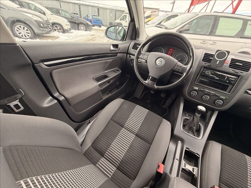 Volkswagen Golf 1,4 TSI DIGIKLIMA 6KVALT - fotka 20 z 24