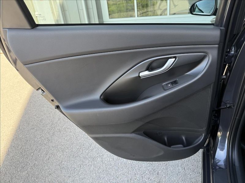 Hyundai i30 1,5 T-GDI DCT  FB Style Safety - fotka 10 z 19