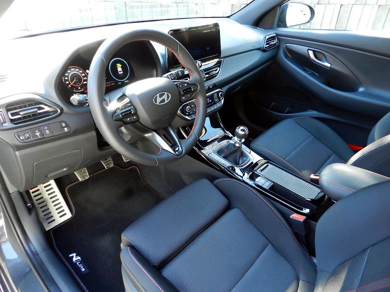 Hyundai i30 N-LINE FL 1.5 T-GDI 103 kW DPH - fotka 14 z 29