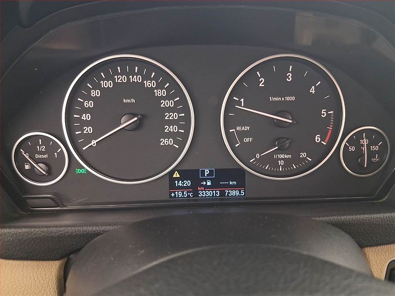 BMW Řada 3 (2014) 318 d, Automat, Navi, Tempomat - fotka 11 z 22