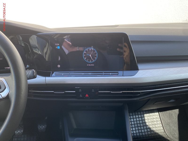 Volkswagen Golf (2022) 2.0 TDi, ČR, Life - fotka 12 z 19