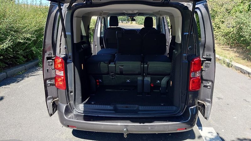 Toyota ProAce Verso (2023) L1 2.0D 106kW FAMILY WEBASTO - fotka 16 z 19