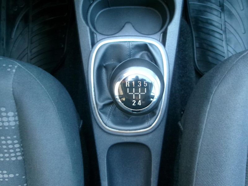 Opel Corsa (2013) 1,2 16V AC BT USB TEMP - fotka 24 z 41