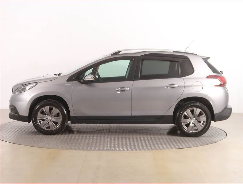 Peugeot 2008 (2019) Style 1.2 PureTech, Serv.kniha - fotka 3 z 14