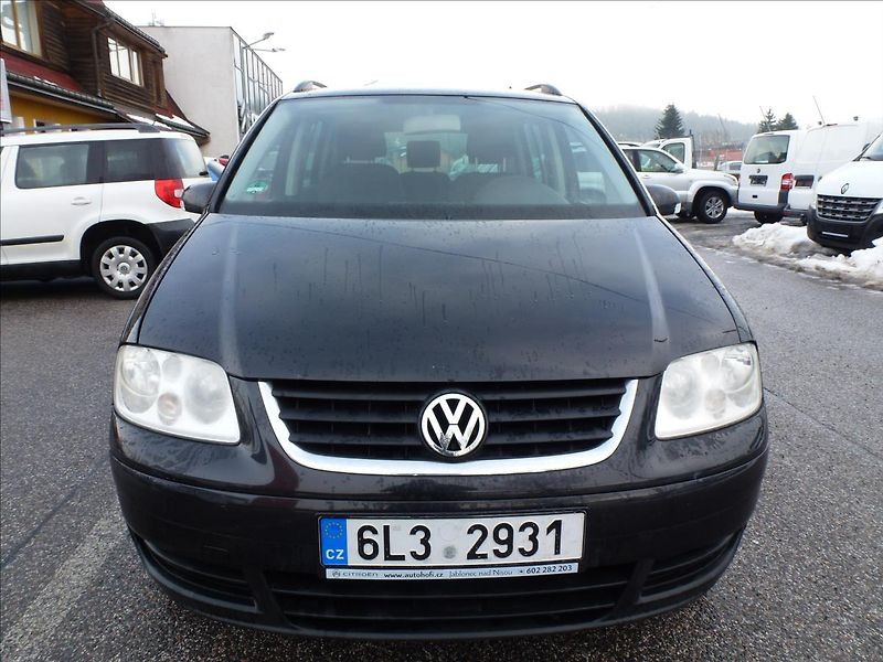Volkswagen Touran 2,0 TDI 6rychl,TZ,Klima,7míst - fotka 4 z 45
