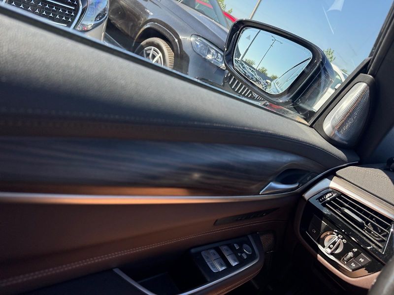 BMW Řada 6 (2023) xDRIVE GRAN TURISMO 640i 245kW - fotka 11 z 11
