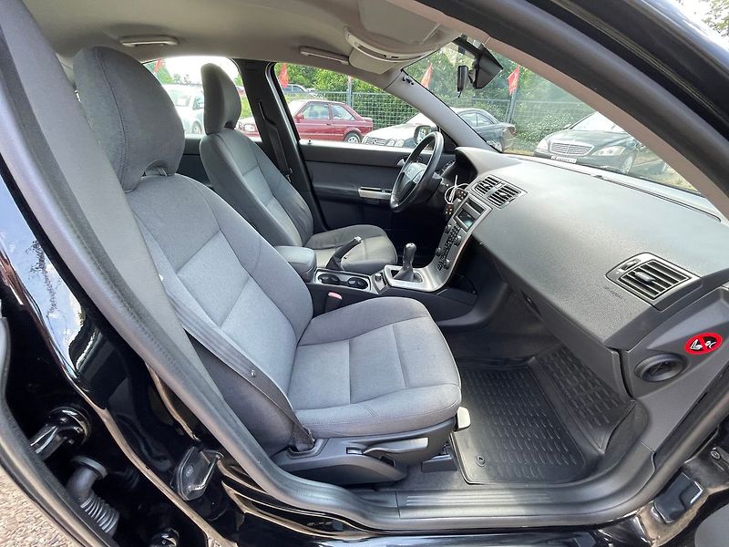 Volvo S40 1.6D 80kw*VYHŘEV.SED*NOVÁ STK* - fotka 15 z 28