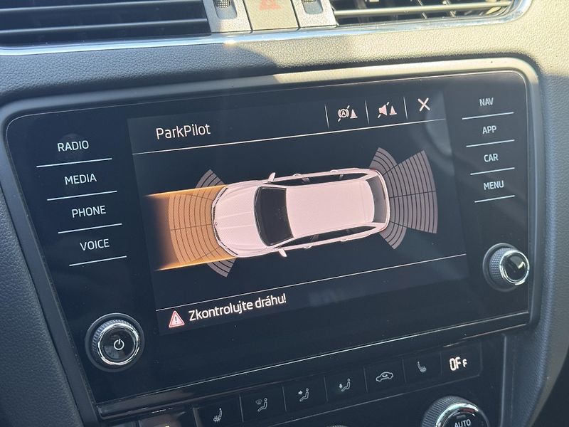 Škoda Octavia (2018) III RS230 2.0TSi MAN, Kessy    - fotka 34 z 44