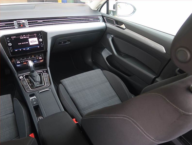 Volkswagen Passat (2021) Business 2.0 TDI, Automat - fotka 8 z 22