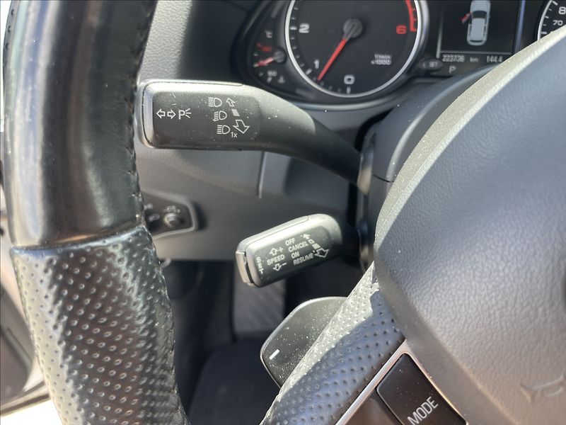 Audi Q5 3,0 TDi Quattro S-Line CZauto - fotka 22 z 44