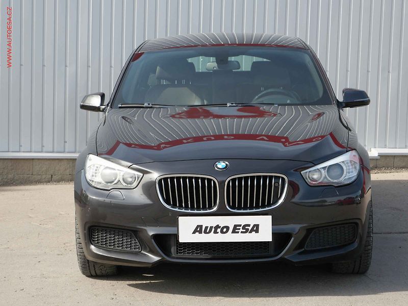 BMW Řada 5 (2014) 3.0 D 530d GT xDrive, ČR, AT - fotka 2 z 37