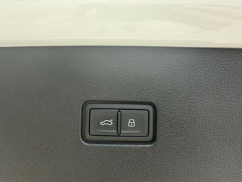 Audi Q8 S-line  50TDI 210kW webasto - fotka 23 z 25