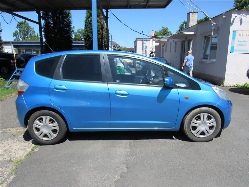 Honda Jazz 1,2 i-VTEC 66kW - fotka 8 z 25