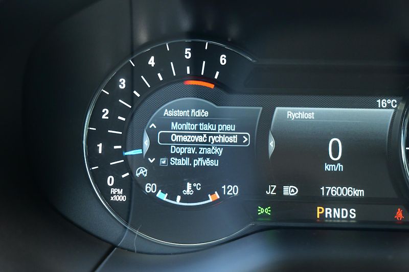 Ford S-MAX 2.0 Kůže Panorama 7 míst Tažné - fotka 45 z 52
