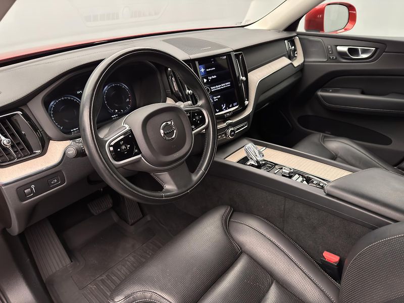 Volvo XC60 B4 INSCRIPTION CZ REZERVACE - fotka 23 z 44
