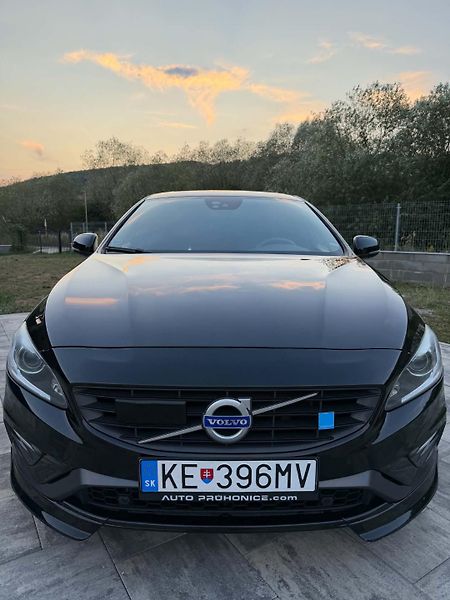 Volvo S60 (2016) S60 Polestar 1/750 T6 AWD 3.0  - fotka 8 z 17