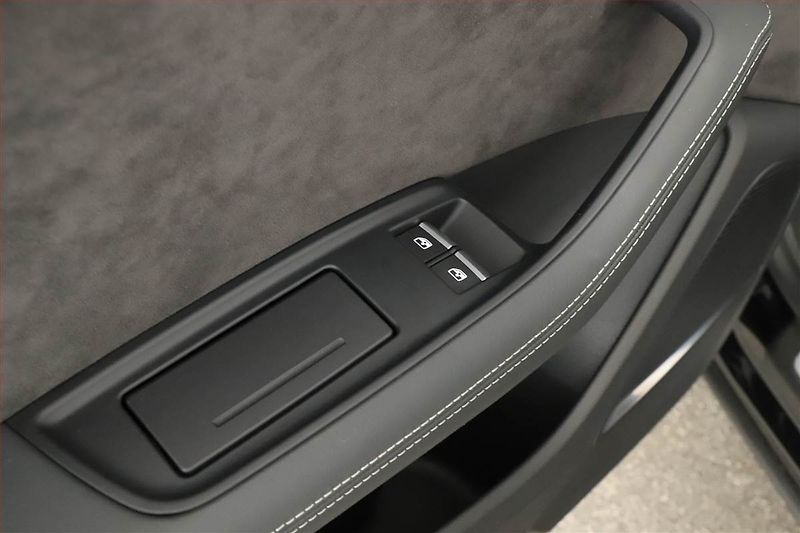 Audi Q8 (2022) 50 TDI - fotka 24 z 29
