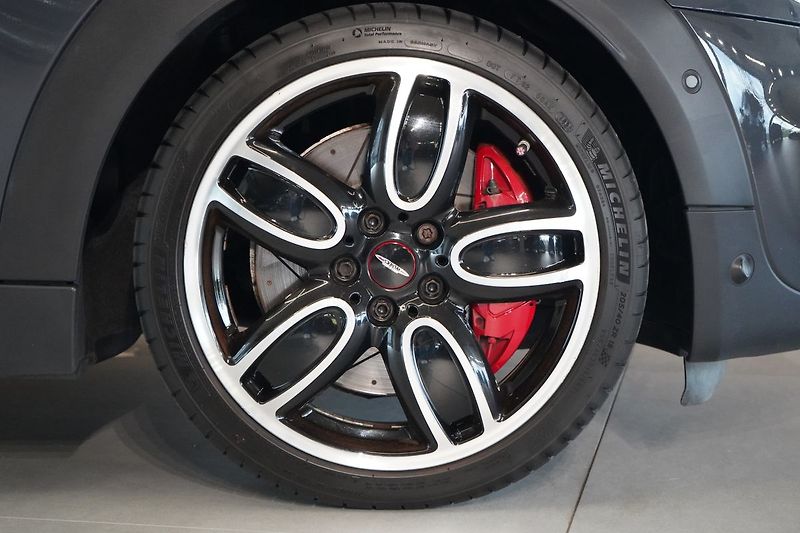 Mini Cooper JCW Cabrio, ACC, H/K, HUD - fotka 9 z 43