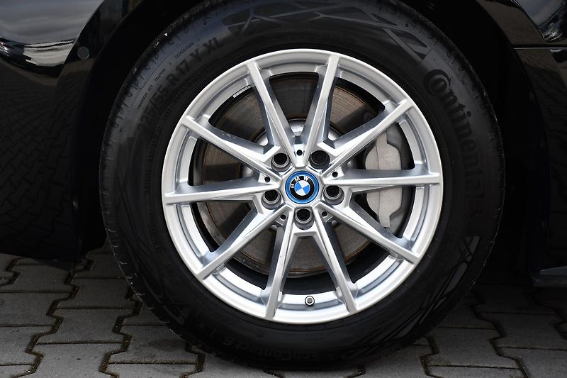 BMW i4 eDrive35 3L-ZÁRUKA  9tis.KM 1M - fotka 21 z 42