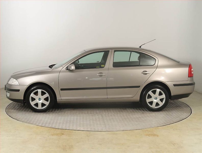 Škoda Octavia (2008) Elegance 1.6, Serv.kniha - fotka 3 z 18