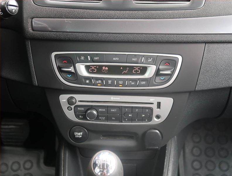 Renault Mégane (2015) Limited 1.5 dCi, Tempomat - fotka 12 z 19