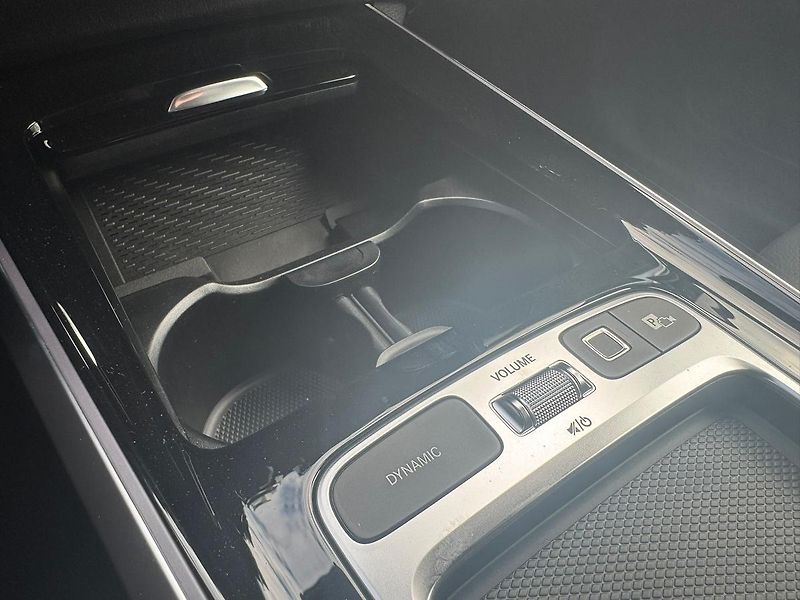 Mercedes-Benz GLB (2025) 200 d 4MATIC - fotka 19 z 29