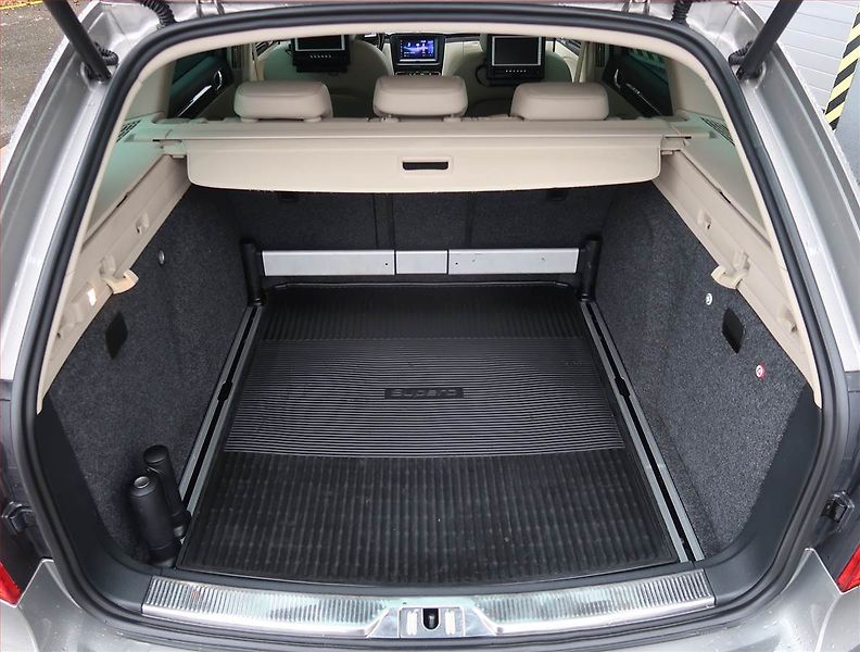 Škoda Superb (2014) Laurin&Klement 3.6 FSI V6 - fotka 14 z 23
