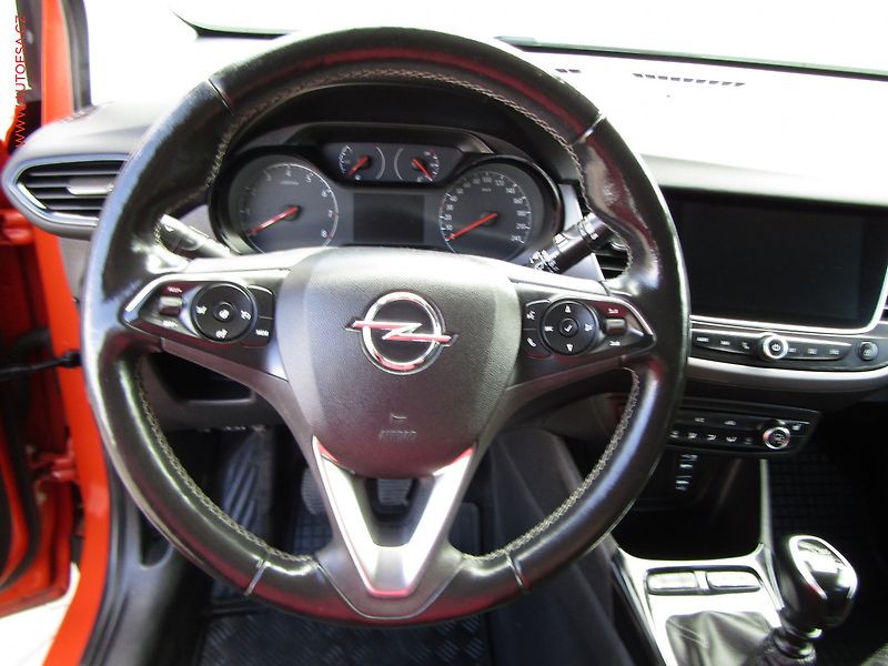 Opel Crossland (2021) 1.2 T, ČR, Navi, kamera - fotka 19 z 22