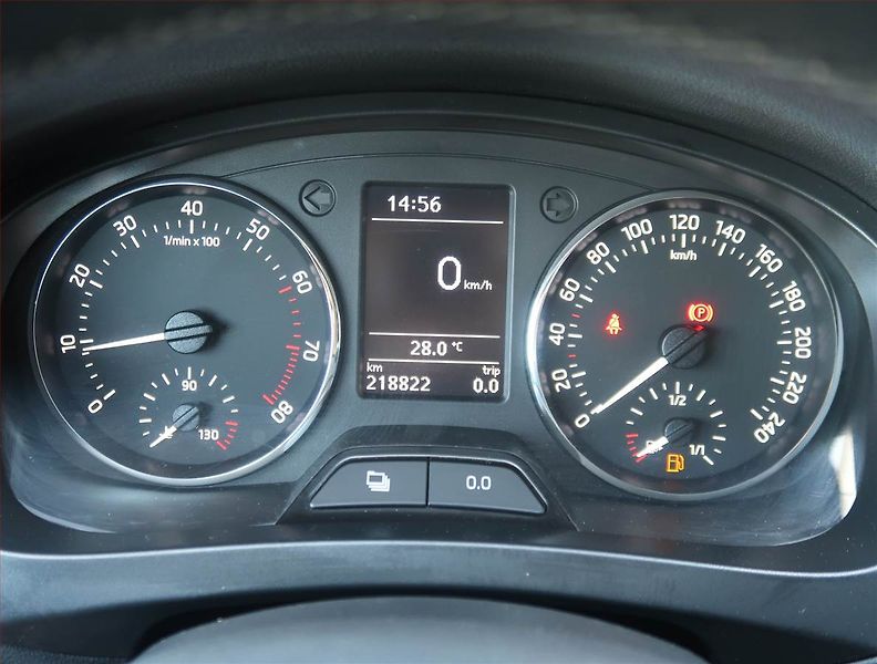 Škoda Rapid (2014) Spaceback 1.2 TSI - fotka 11 z 16