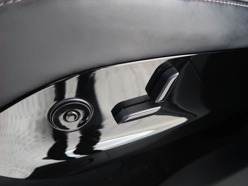 Tesla Model X (2016) 90D, SoH 84% - fotka 17 z 28