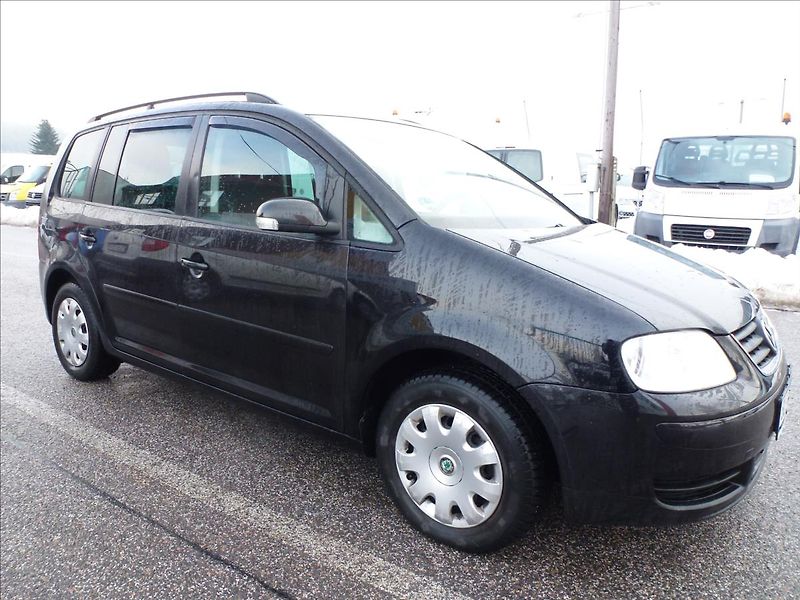 Volkswagen Touran 2,0 TDI 6rychl,TZ,Klima,7míst - fotka 6 z 45