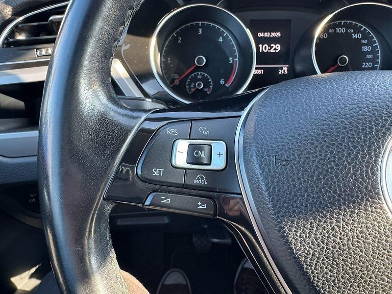 Volkswagen Touran (2016) 1,6 TDI 85 KW STK NAVI TAŽNÉ - fotka 21 z 50
