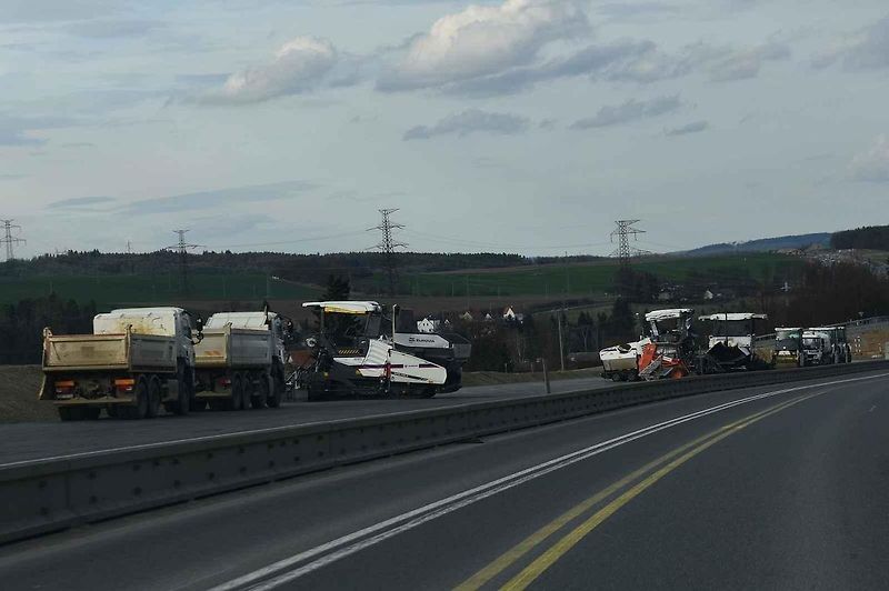 Dostavba dálnice D4 vstoupila do poslední stavební sezony.