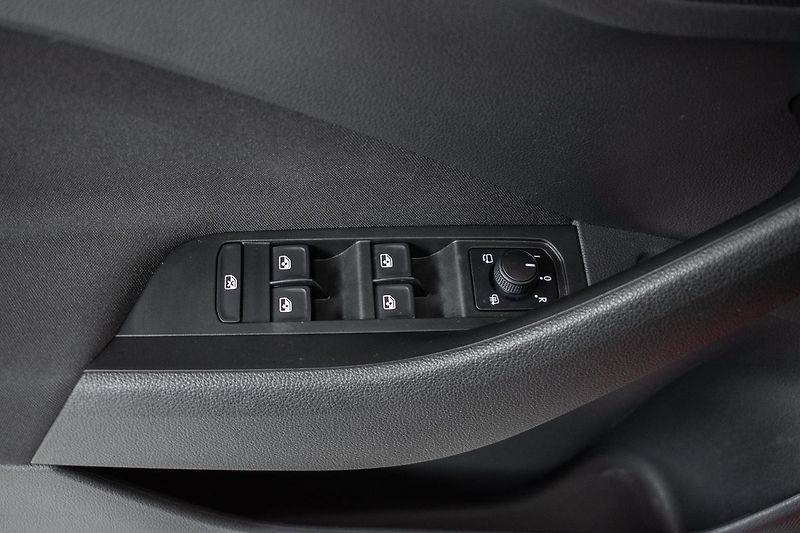 Škoda Kamiq 1.0 TSI MonteCarlo*TAŽNÉ*ČR 1M - fotka 15 z 44