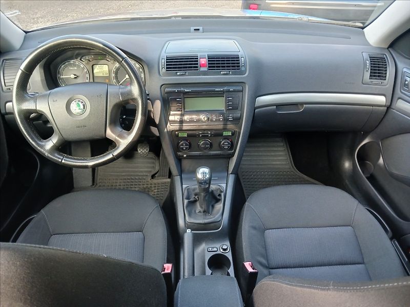 Škoda Octavia 1,9 1,9 TDI 77Kw KOMBI - fotka 10 z 15