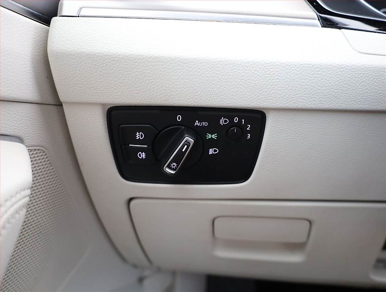 Volkswagen Passat (2016) 2.0 TDI, Serv.kniha, Kůže - fotka 14 z 17