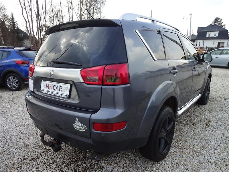 Peugeot 4007 2,2 HDI 115kW 4x4 - fotka 7 z 53