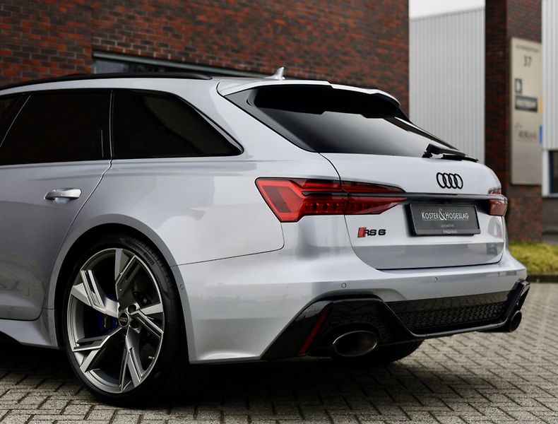 Audi RS 6 (2023) 4.0 TFSI V8 quattro Exclusive - fotka 10 z 49