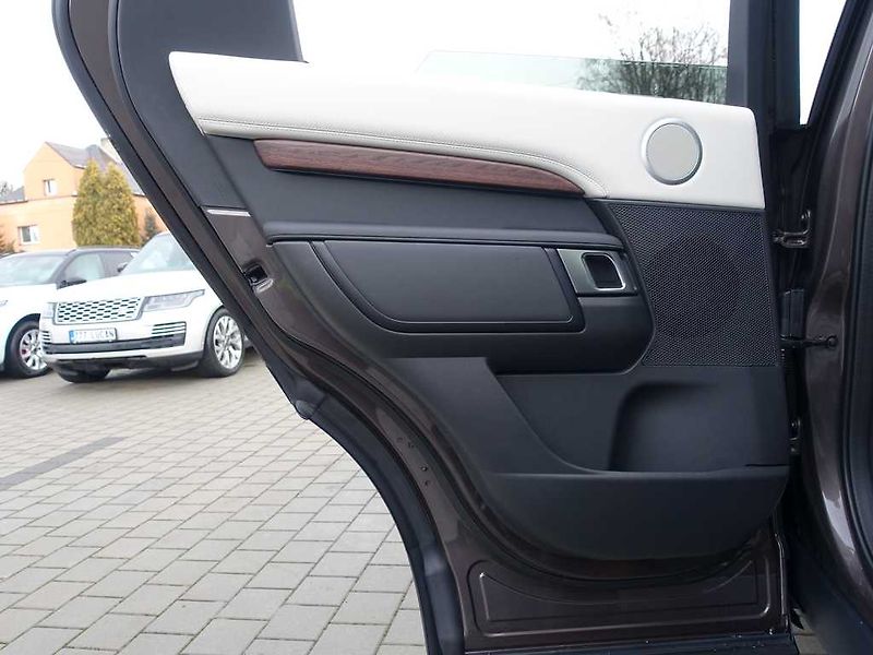 Land Rover Discovery 5 3,0  Dynamic SE D350 - fotka 17 z 43
