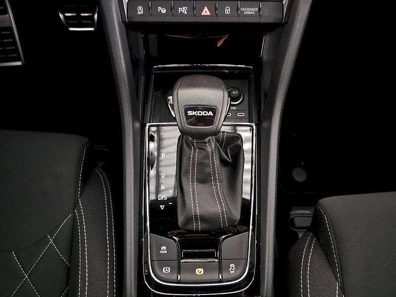 Škoda Karoq (2025) 1.5TSI 110kW DSG SPORTLINE TAŽ - fotka 21 z 33