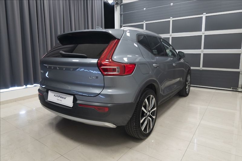 Volvo XC40 2,0 D4 AWD NAVI KAMERA TAŽNÉ - fotka 4 z 46