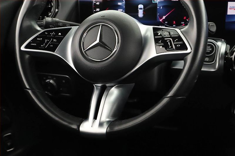 Mercedes-Benz GLB (2024) 200 d 4MATIC - fotka 16 z 21