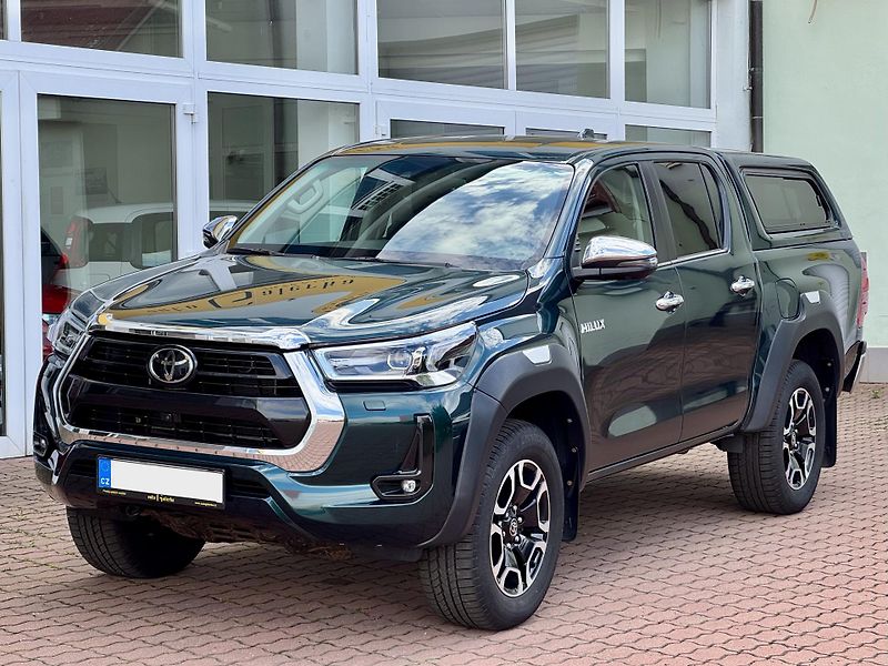 Toyota Hilux (2023) 2.8 automat Executive - fotka 2 z 18