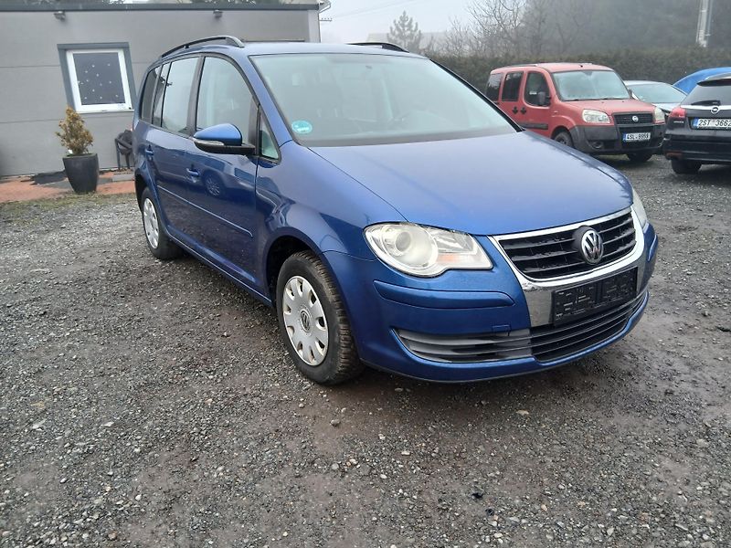 Volkswagen Touran 1.4 TSI - fotka 2 z 31